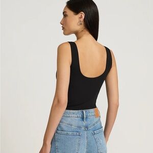 NWT Body Contour High Compression Scoop Neck Bodysuit